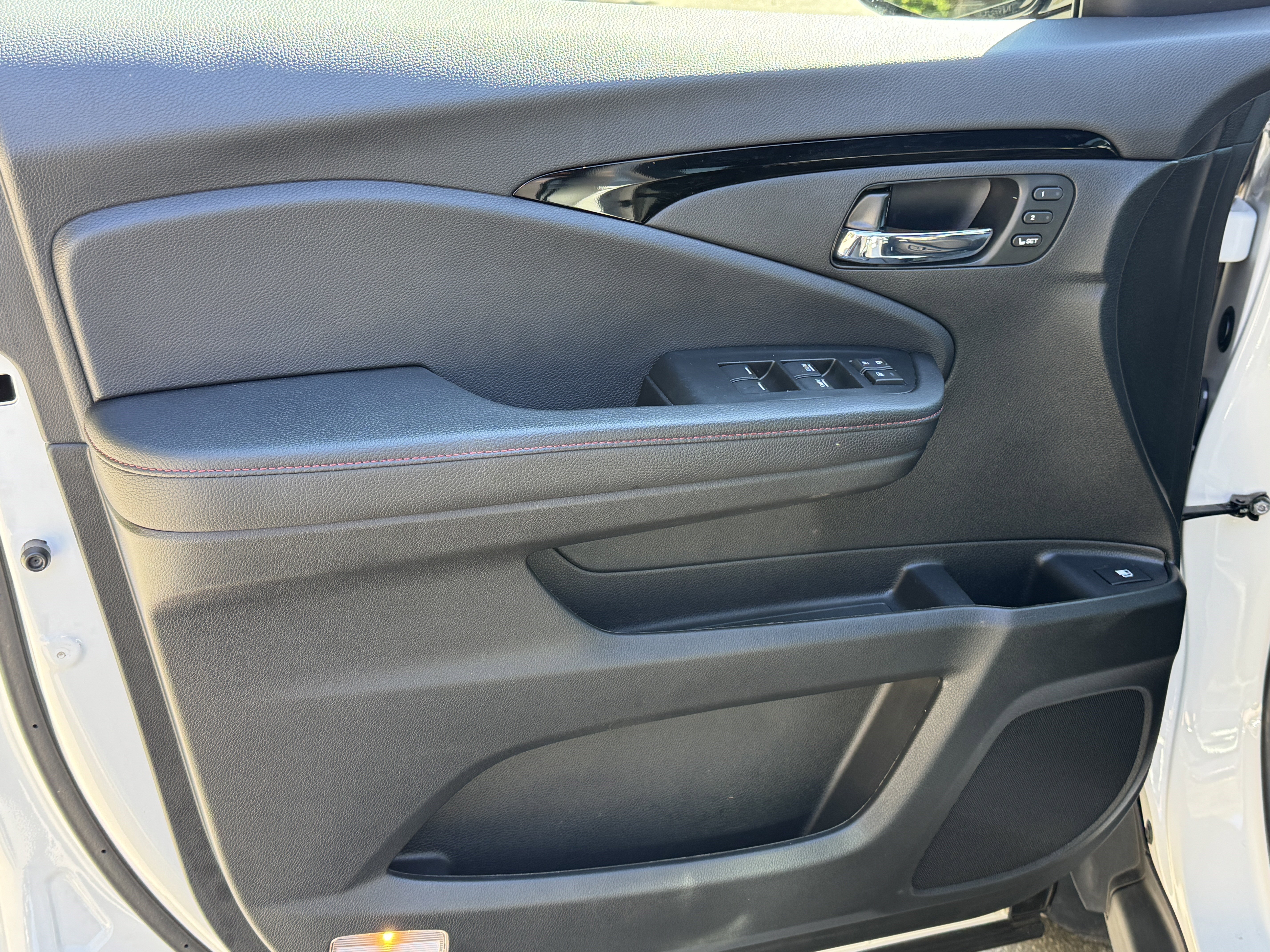 Used 2024 Honda Ridgeline Black Edition image 13