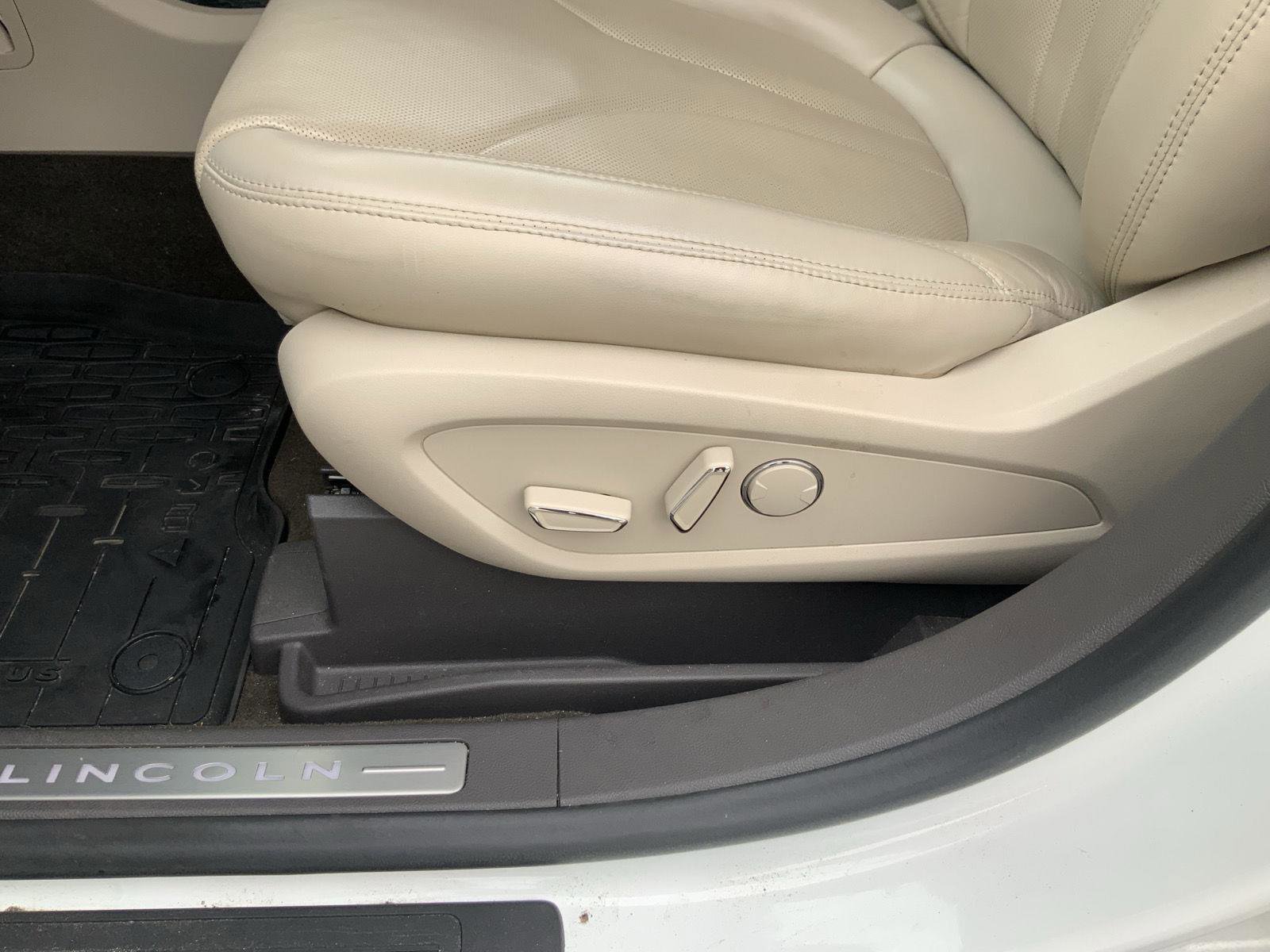 Used 2020 Lincoln Nautilus Reserve image 26