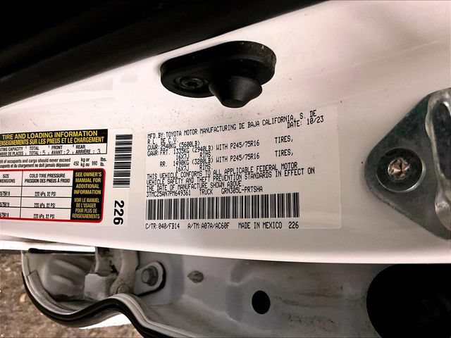Used 2023 Toyota Tacoma SR AWD/4WD image 33