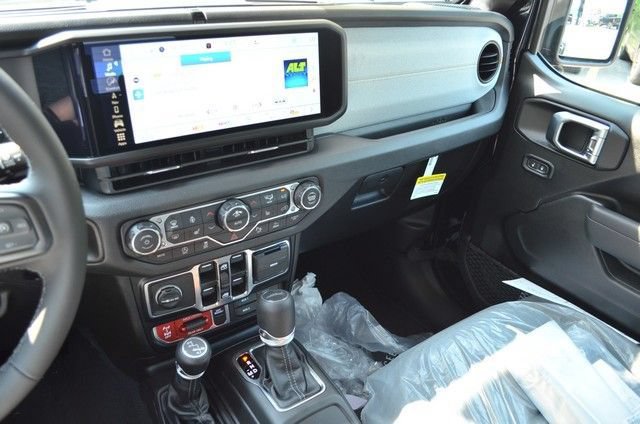 New 2026 Jeep Gladiator Sport AWD/4WD image 21