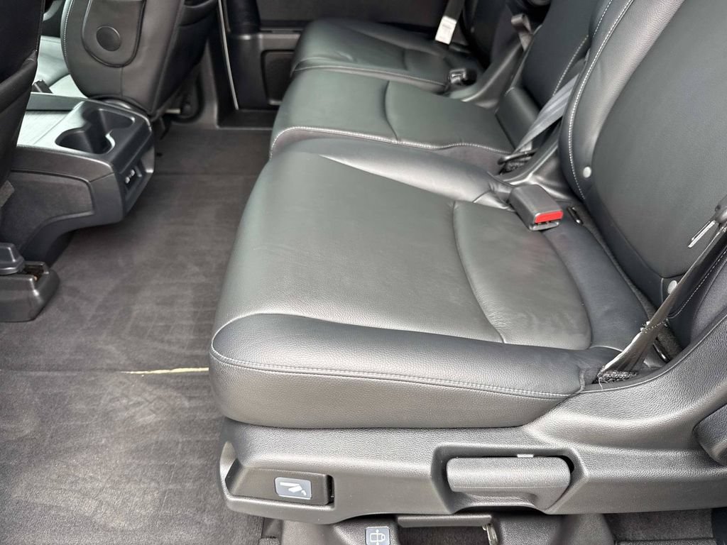 Used 2023 Honda Odyssey Touring image 13