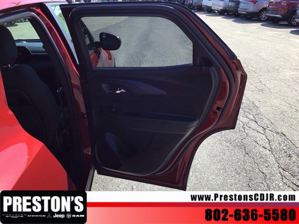 Used 2025 Chevrolet TrailBlazer LT AWD/4WD image 28