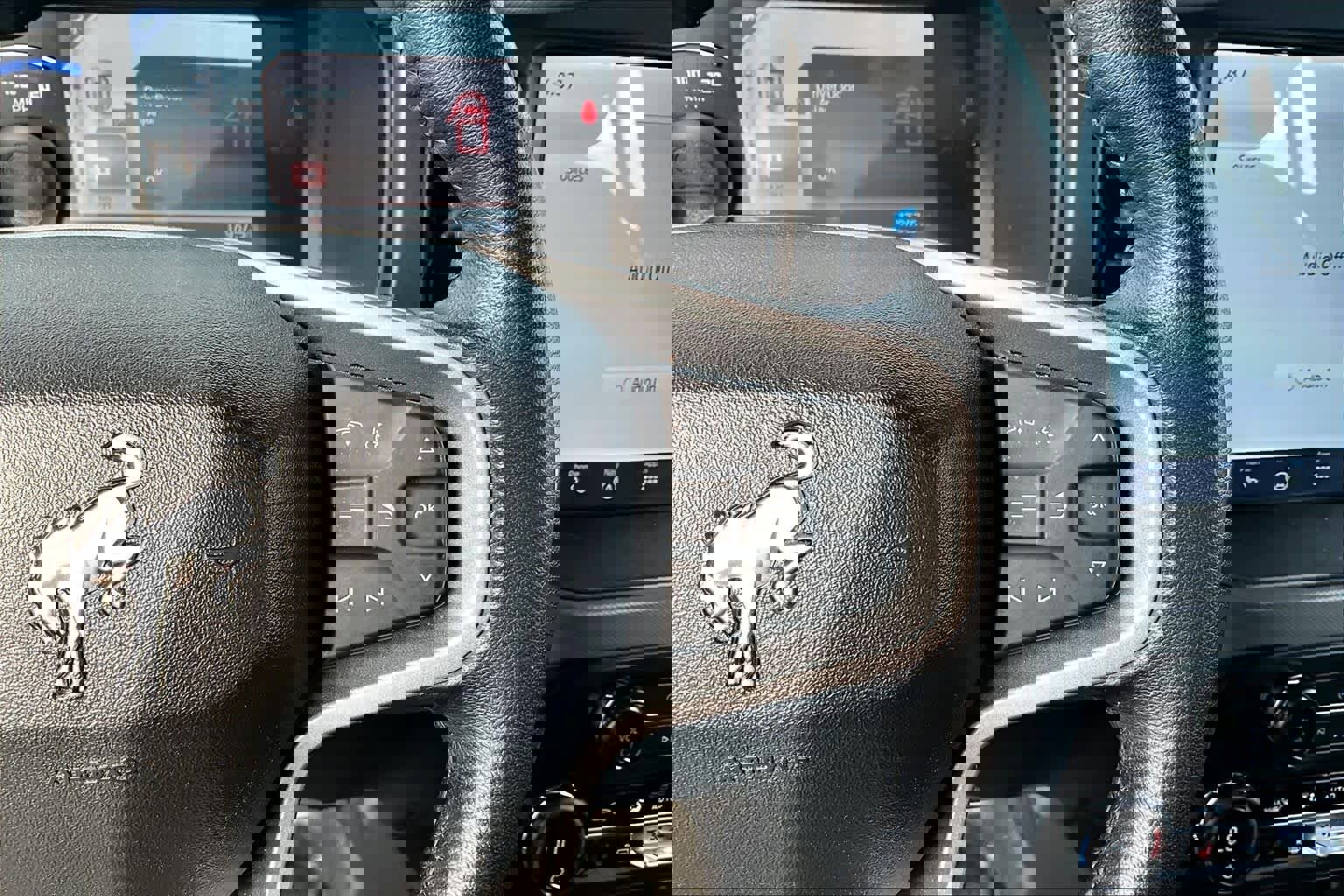 Used 2024 Ford Bronco Black Diamond image 24