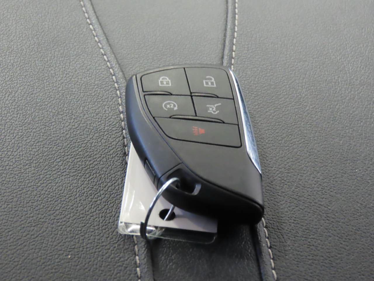 Used 2025 Chevrolet Traverse LT AWD/4WD image 15