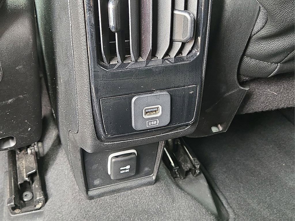 Used 2025 Jeep Compass Limited AWD/4WD image 17