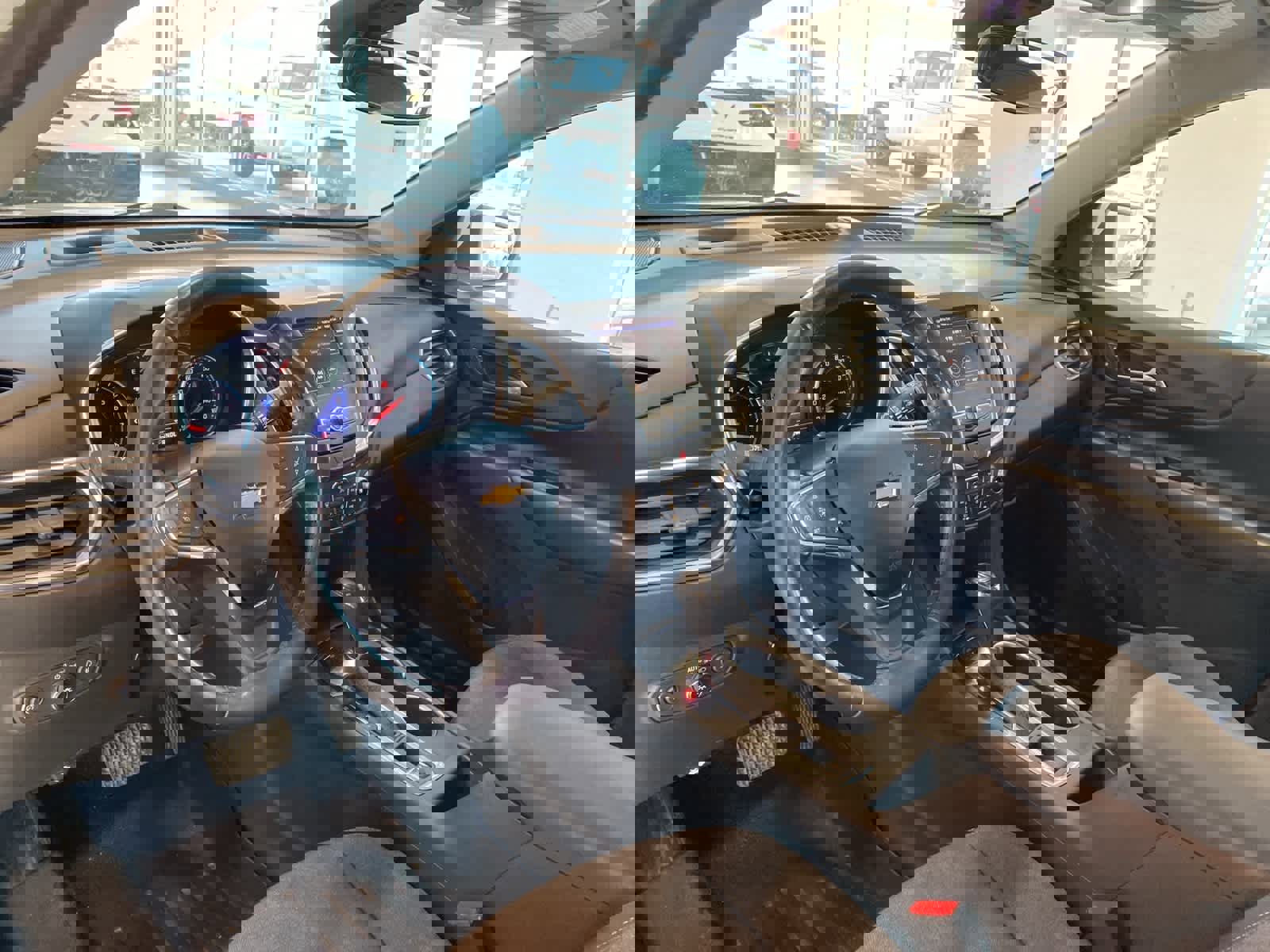 Used 2020 Chevrolet Equinox LT image 10