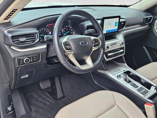 Used 2023 Ford Explorer XLT w/ Equipment Group 202A image 10