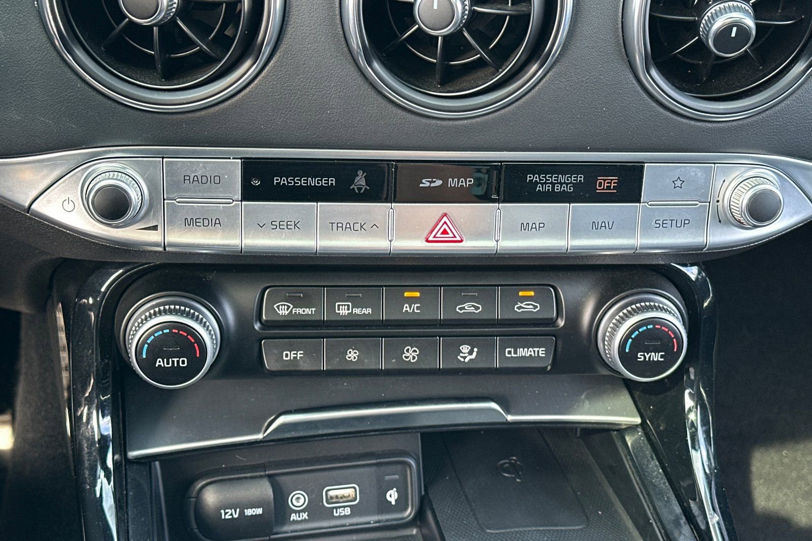 Certified 2019 Kia Stinger GT1 image 21