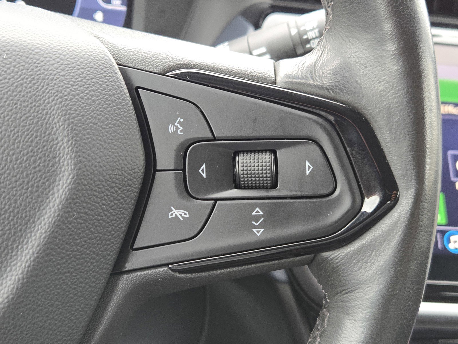 Used 2022 Chevrolet Bolt EUV Premier w/ Sun & Sound Package image 25