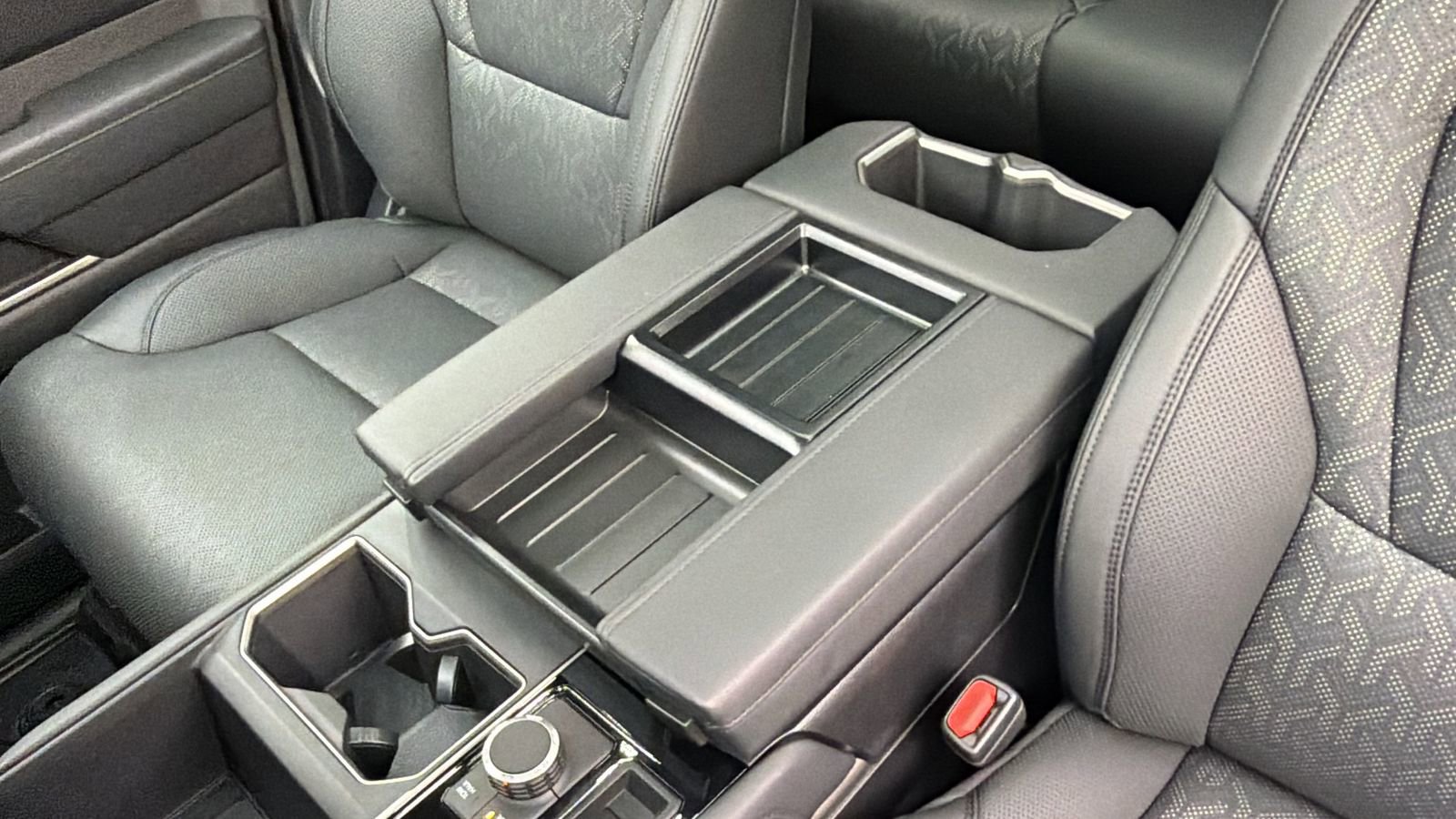 Used 2025 Toyota Tundra Limited image 25