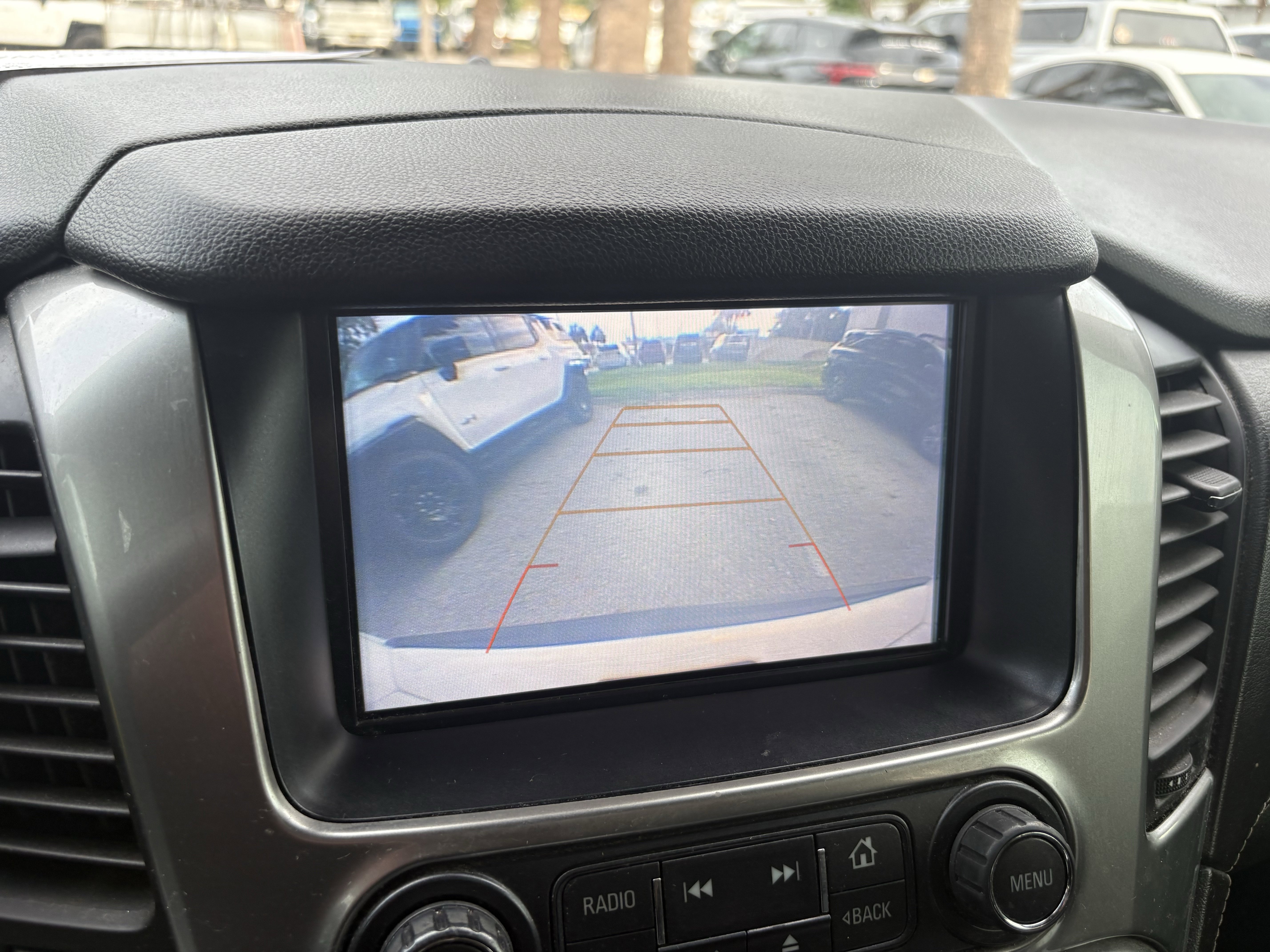 Used 2019 Chevrolet Suburban LT RWD image 12