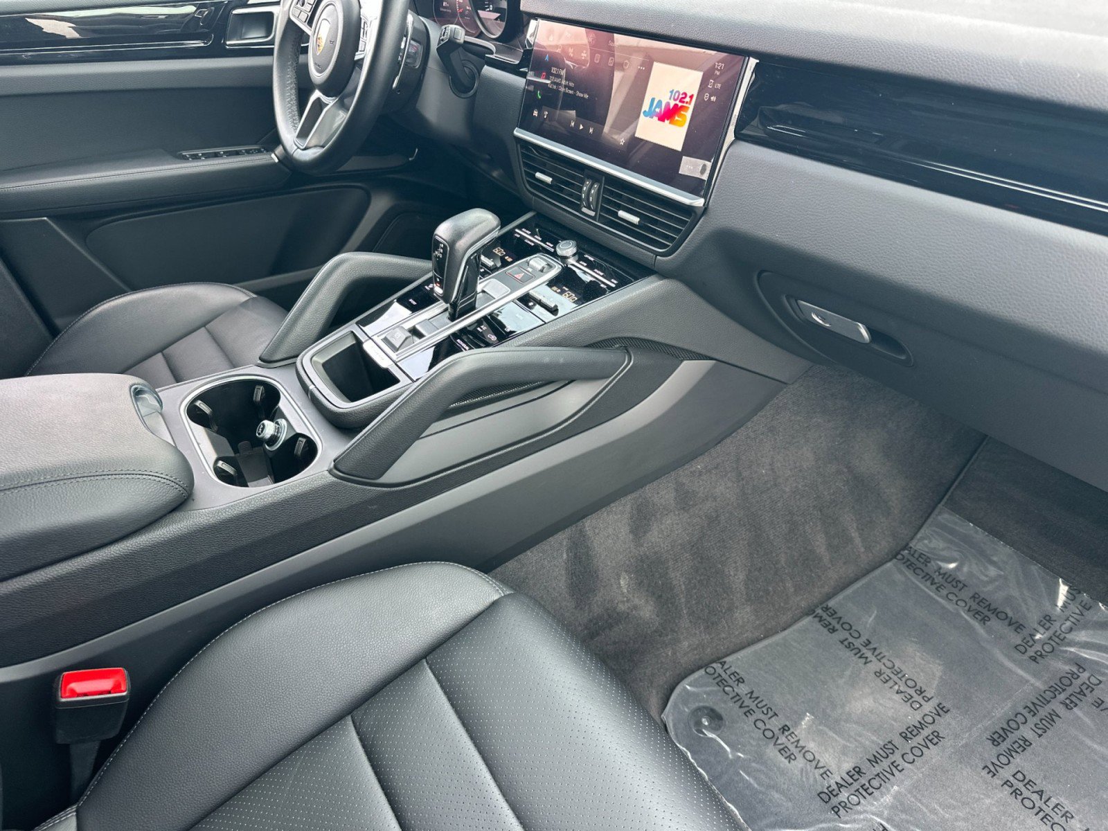 Used 2023 Porsche Cayenne image 16