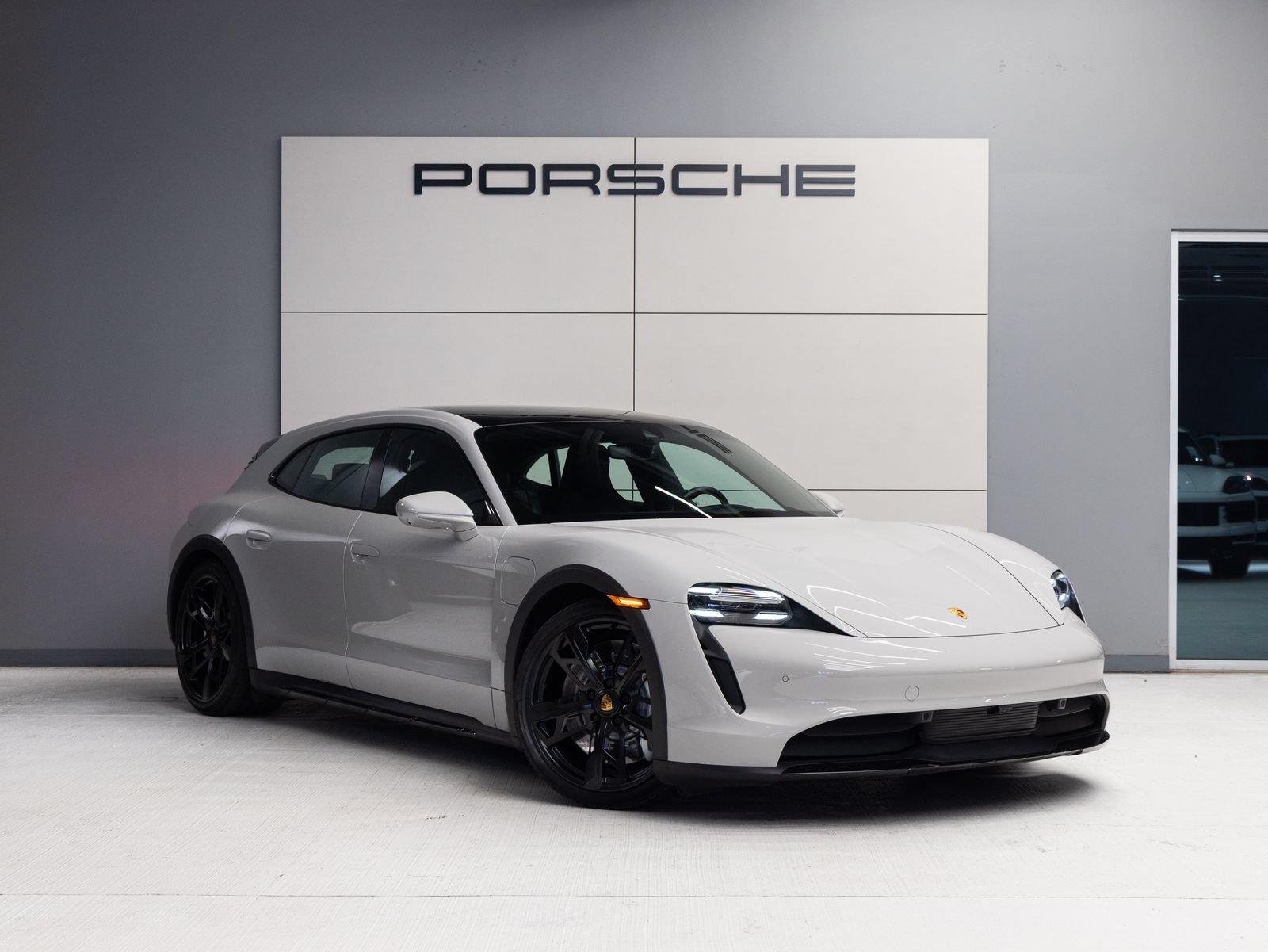 Certified 2024 Porsche Taycan 4S AWD/4WD image 9