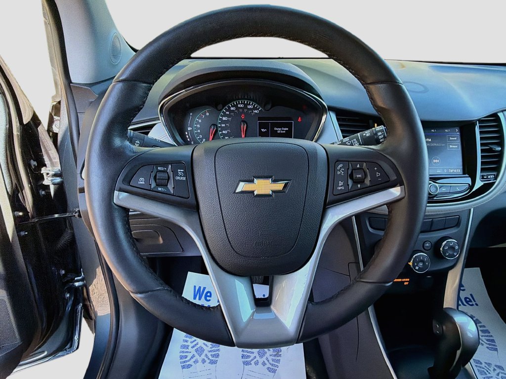 Used 2022 Chevrolet Trax LT w/ LT Convenience Package AWD/4WD image 10