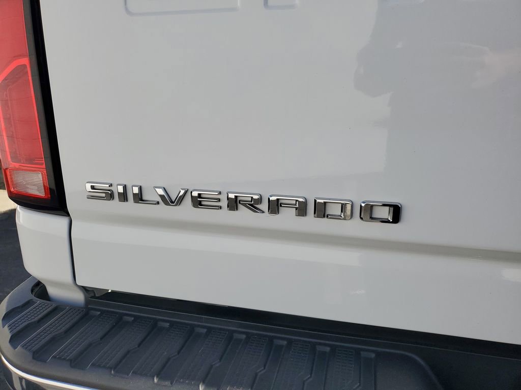 Used 2024 Chevrolet Silverado 2500 LTZ w/ LTZ Premium Package image 9