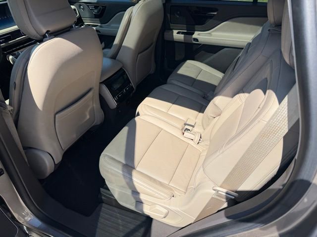 Used 2020 Lincoln Aviator Reserve w/ Equipment Group 201A image 34