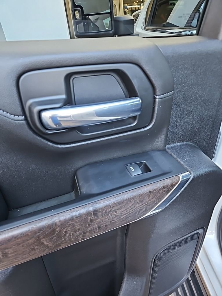 Used 2022 GMC Sierra 3500 Denali w/ Denali Ultimate Package image 22