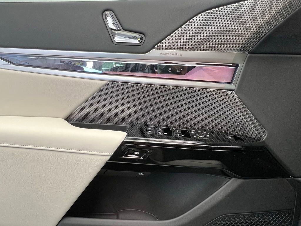 New 2026 BMW 740i w/ Executive Package image 21
