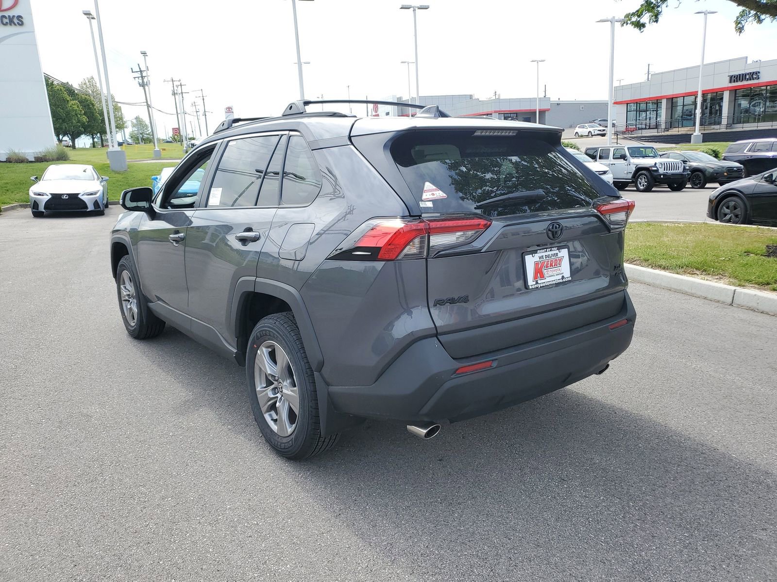 Used 2025 Toyota RAV4 XLE w/ Convenience Package AWD/4WD image 1