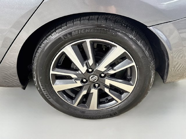 Used 2021 Nissan Versa SV FWD image 36