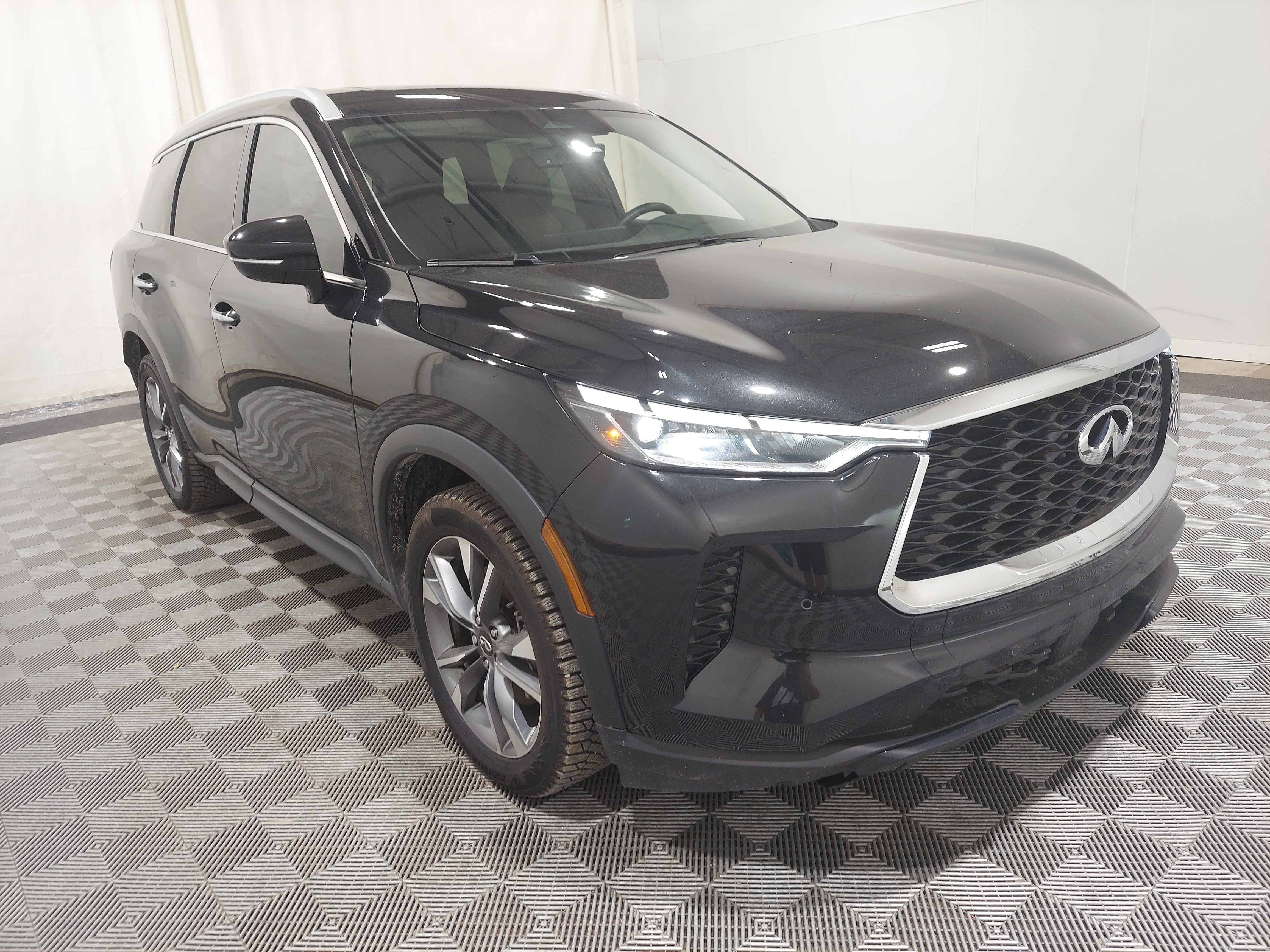 Used 2024 INFINITI QX60 Luxe AWD/4WD image 4