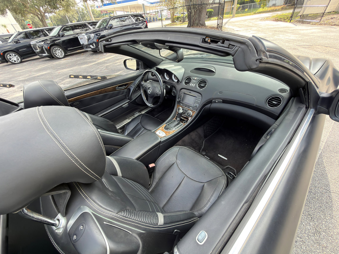Used 2011 Mercedes-Benz SL 550 image 17