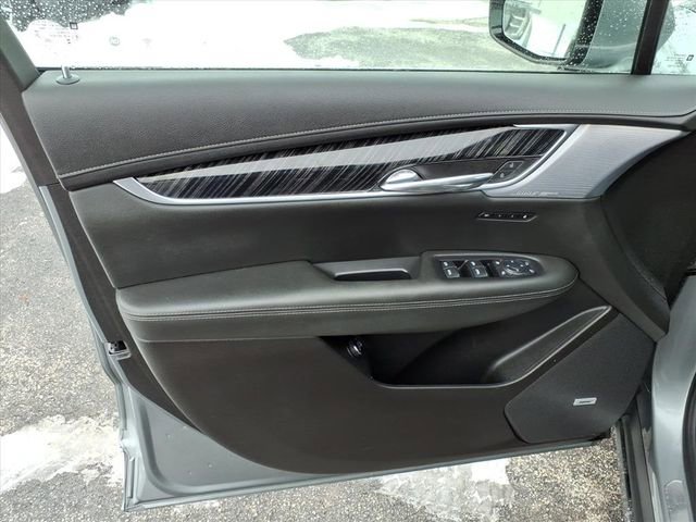 Used 2024 Cadillac XT6 Premium Luxury image 29