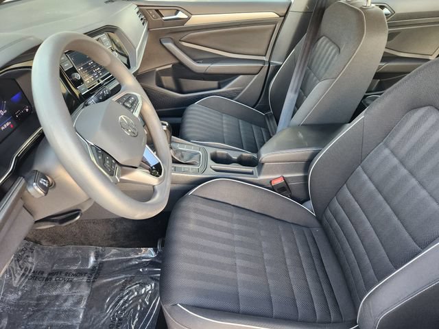 Used 2023 Volkswagen Jetta Sport FWD image 4