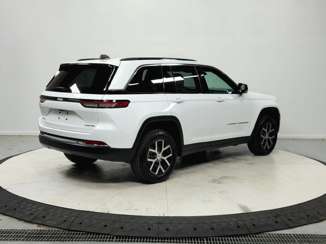 Used 2024 Jeep Grand Cherokee Limited AWD/4WD image 8