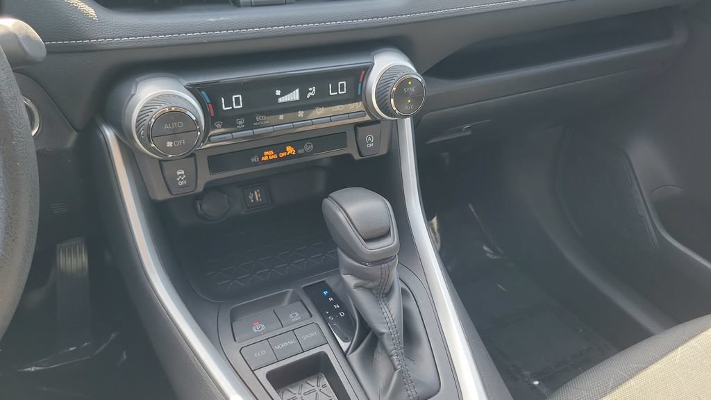 Certified 2024 Toyota RAV4 XLE w/ Convenience Package FWD image 15