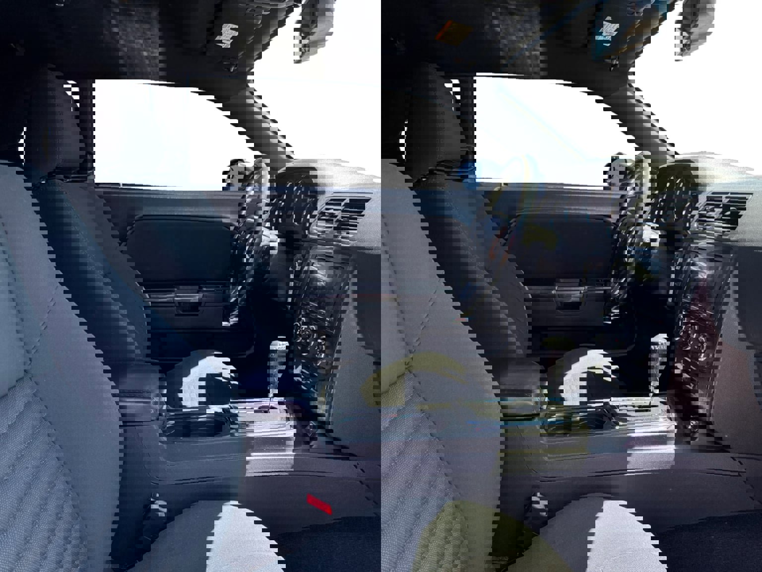 Used 2012 Dodge Challenger SXT image 17