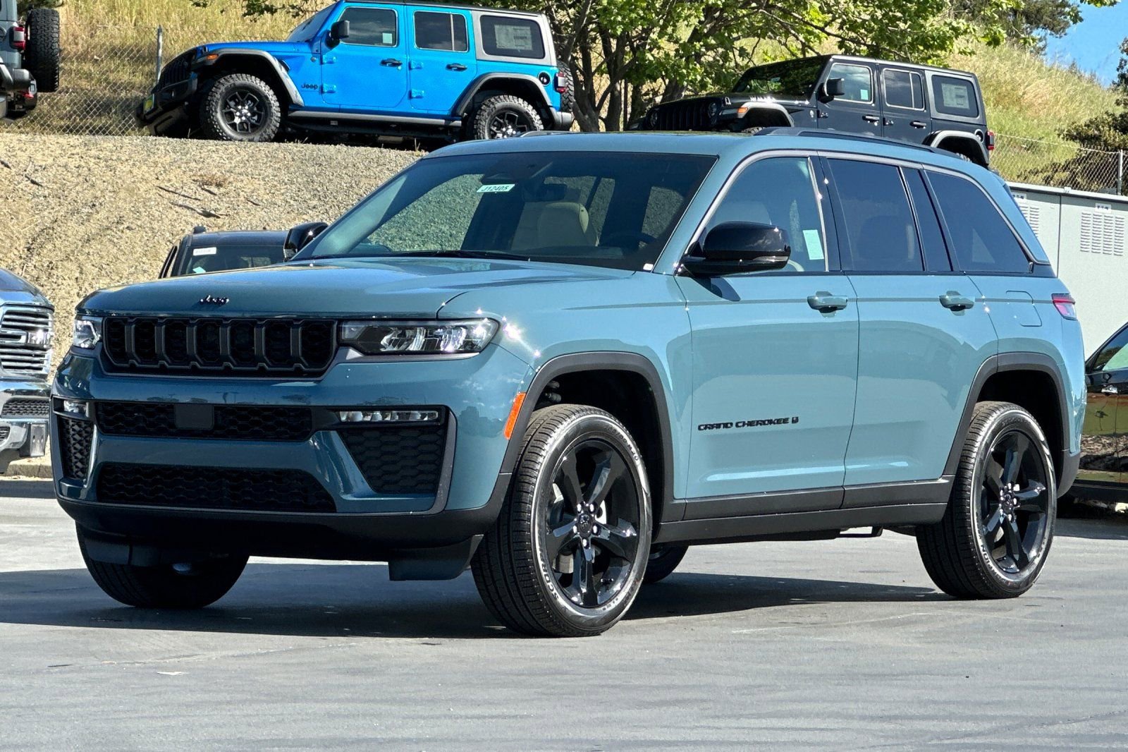 New 2026 Jeep Grand Cherokee Limited image 8