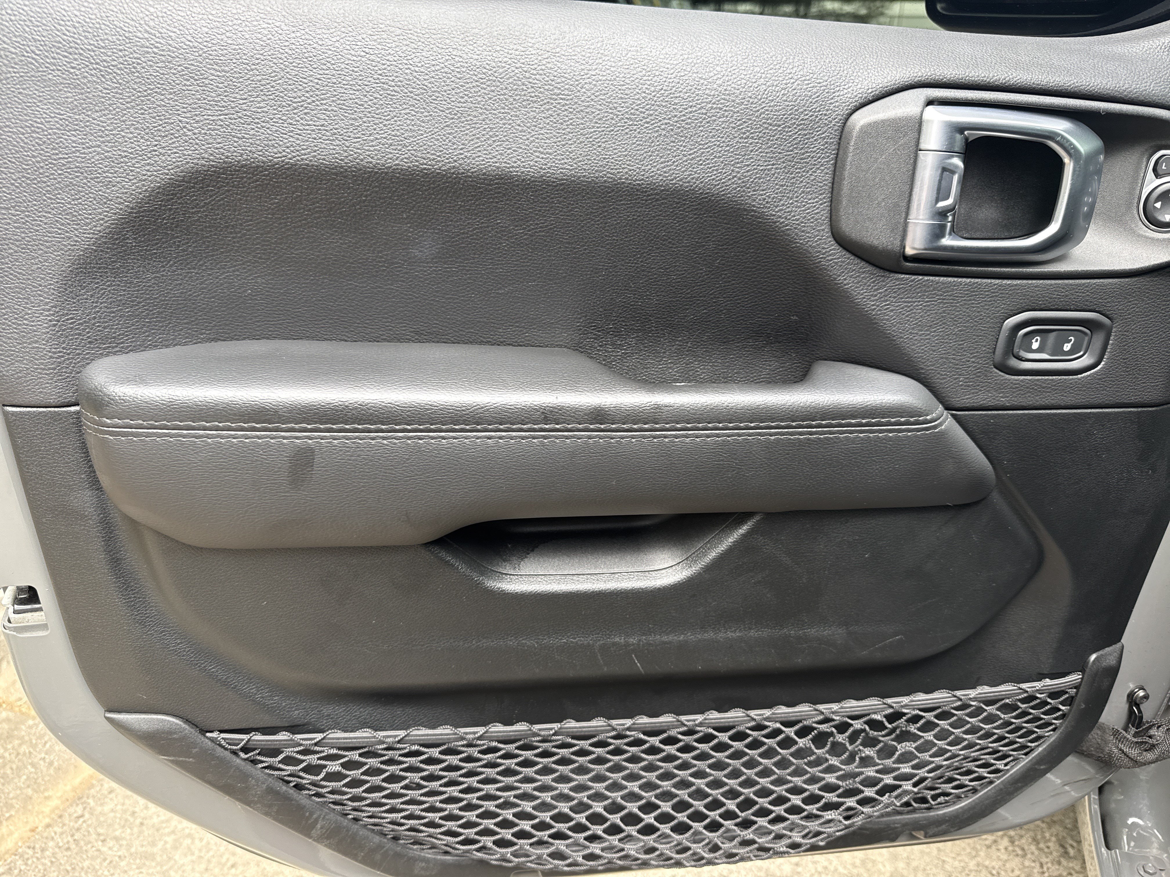 Used 2021 Jeep Wrangler Unlimited Sahara AWD/4WD image 10