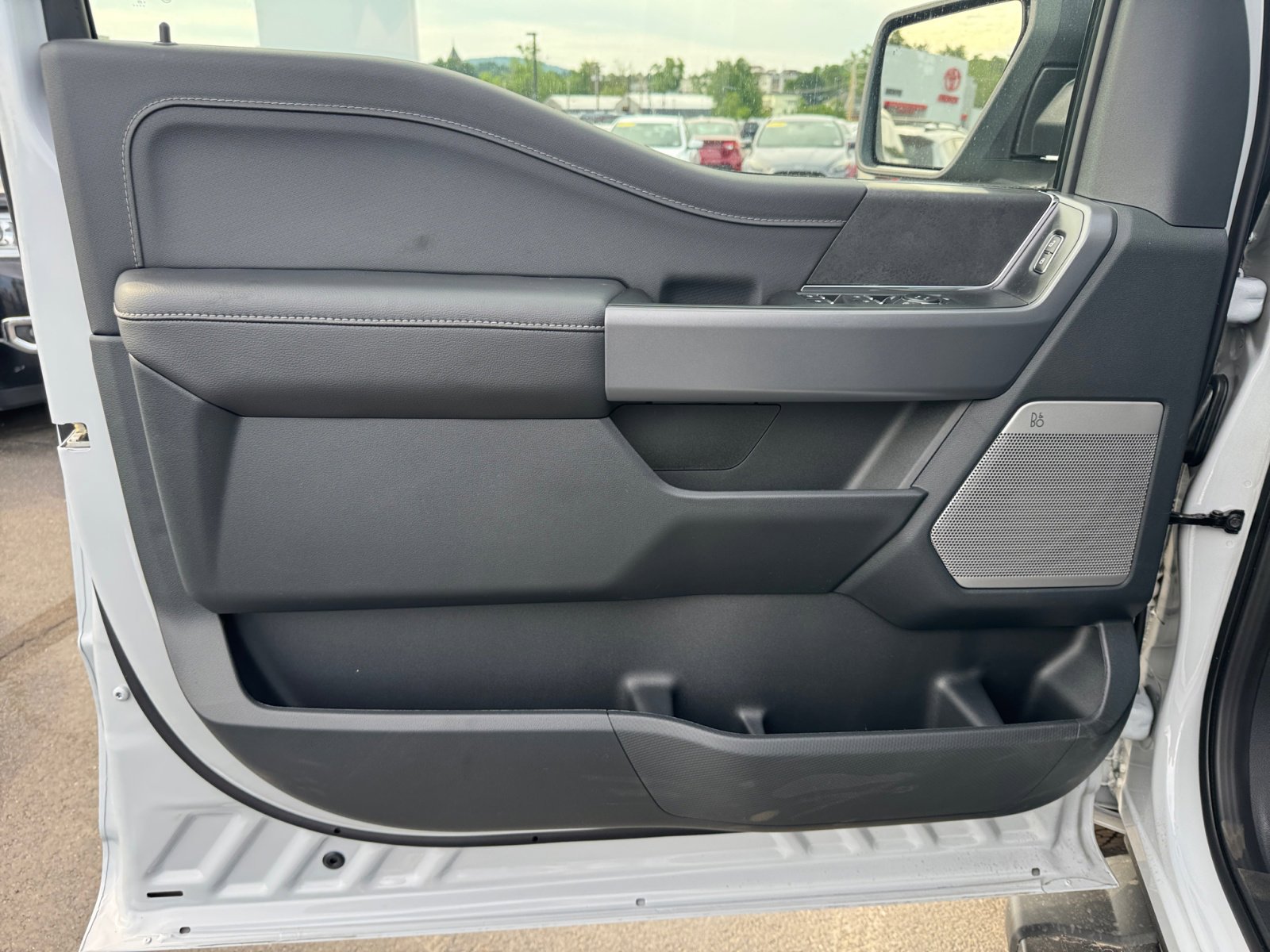 New 2025 Ford F150 XLT w/ Equipment Group 303A High image 24