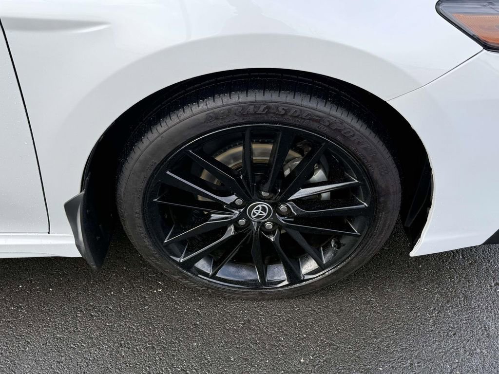 Used 2022 Toyota Camry XSE image 7