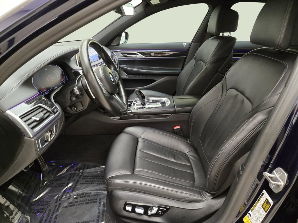 Used 2022 BMW 740i w/ M Sport Package image 17