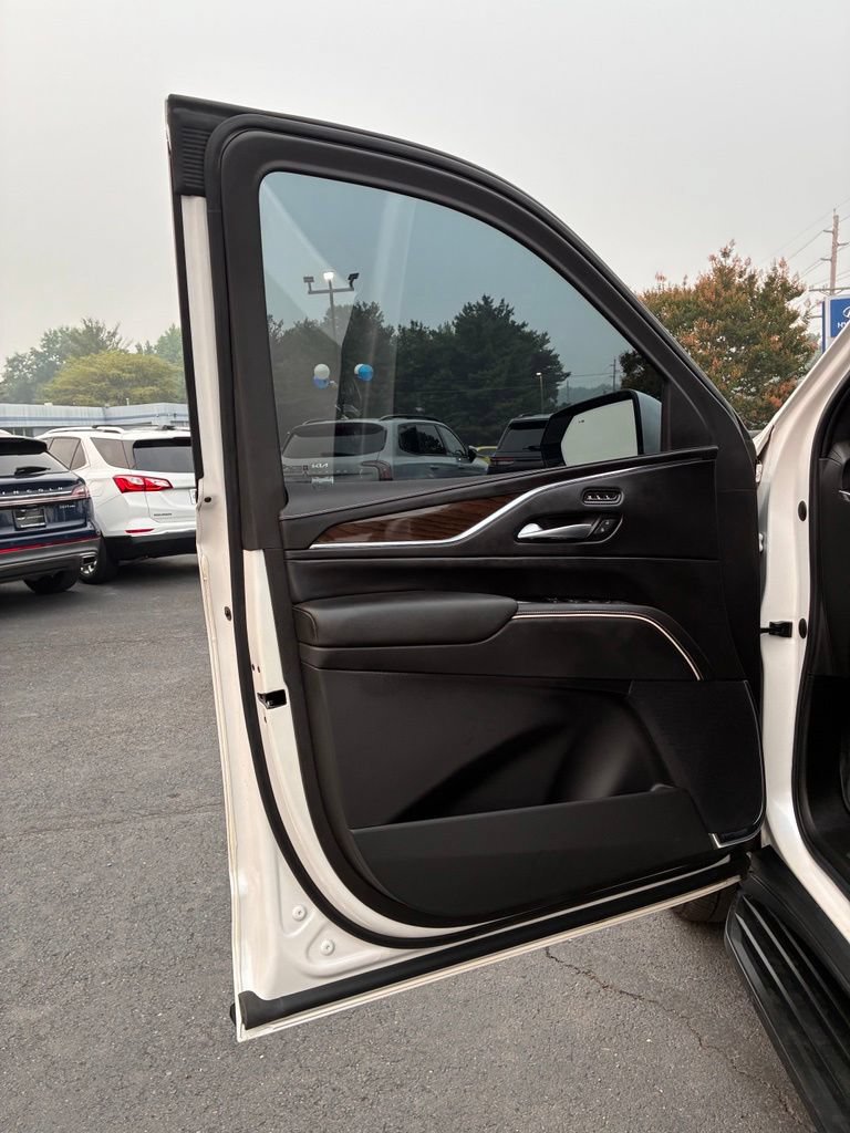 Used 2021 Cadillac Escalade ESV Sport Platinum w/ LPO, ONYX Package AWD/4WD image 55