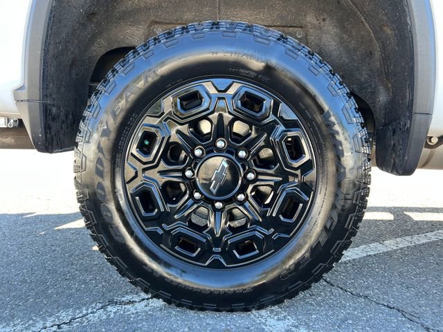 Used 2023 Chevrolet Silverado 2500 LTZ w/ LTZ Plus Package image 14