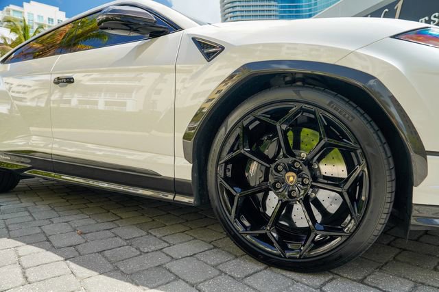 Used 2023 Lamborghini Urus Performante image 36