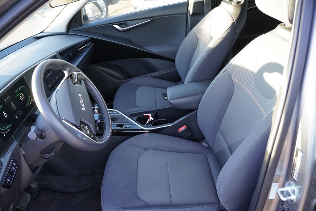 Used 2023 Kia Niro LX FWD image 4