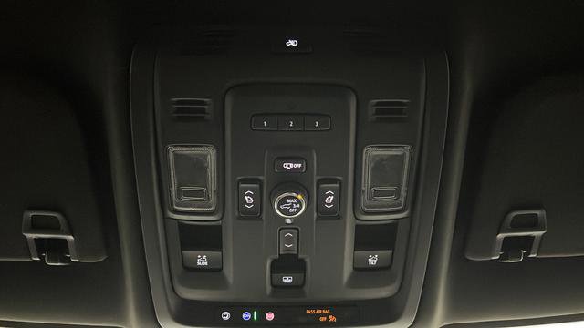 Used 2024 GMC Yukon XL Denali w/ Denali Reserve Package image 35