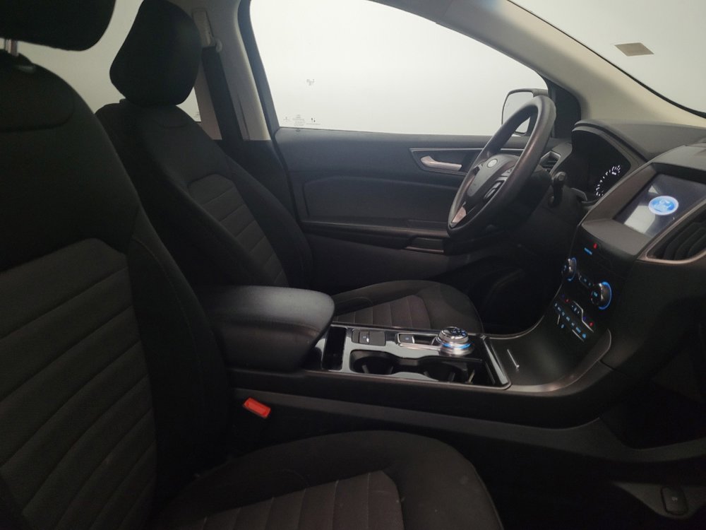 Used 2020 Ford Edge SE FWD image 21