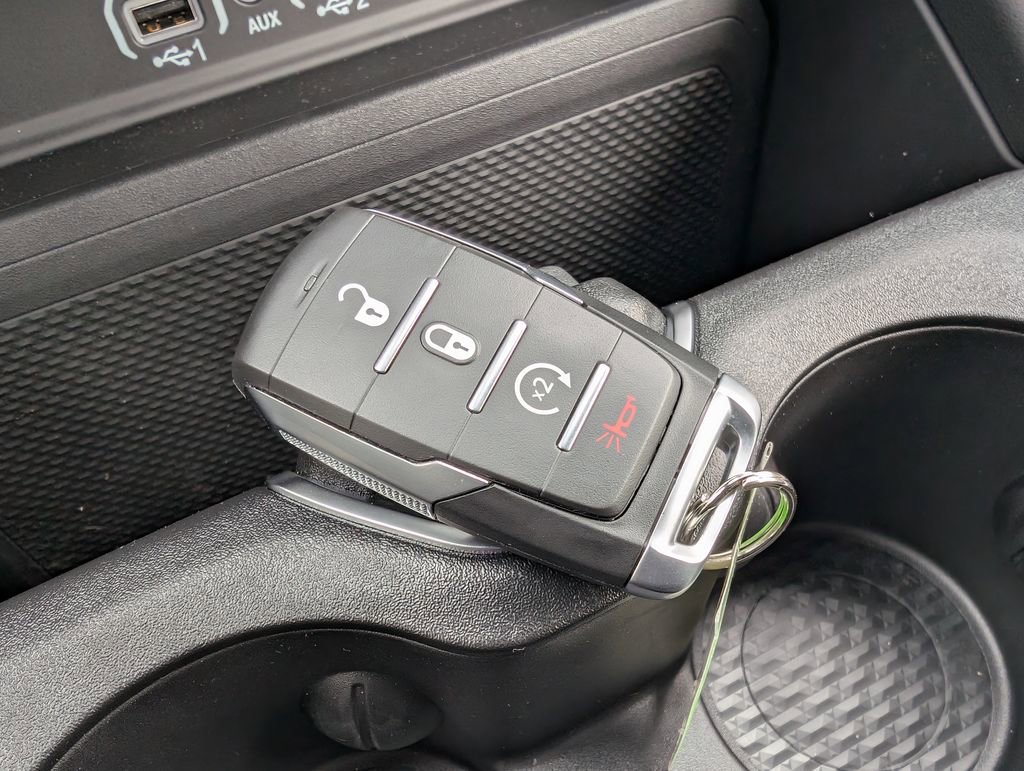 New 2026 RAM 1500 4x4 Crew Cab image 17