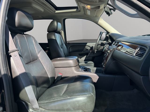 Used 2012 Chevrolet Suburban LT image 22