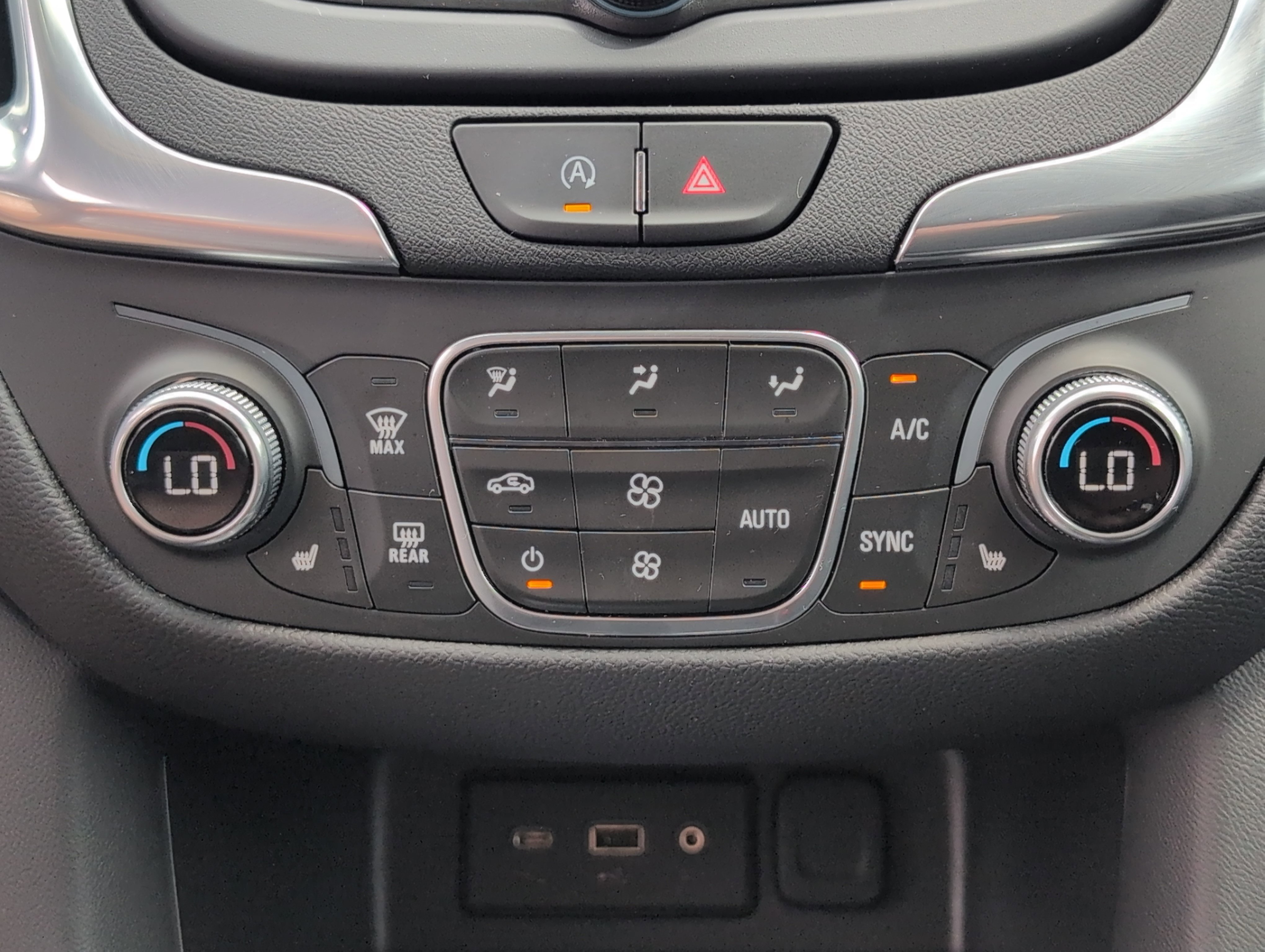 Used 2024 Chevrolet Equinox LT w/ LPO, Floor Liner Package FWD image 20