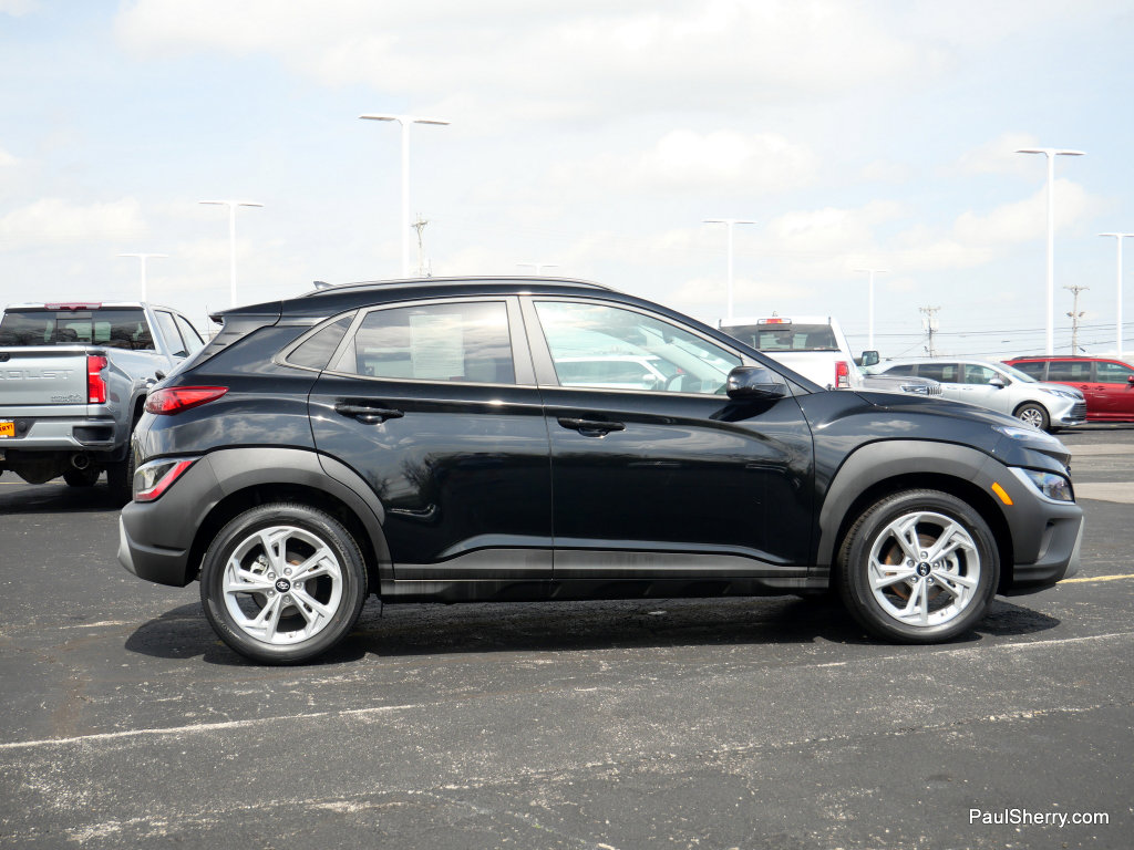 Used 2023 Hyundai Kona SEL w/ Cargo Package FWD image 12
