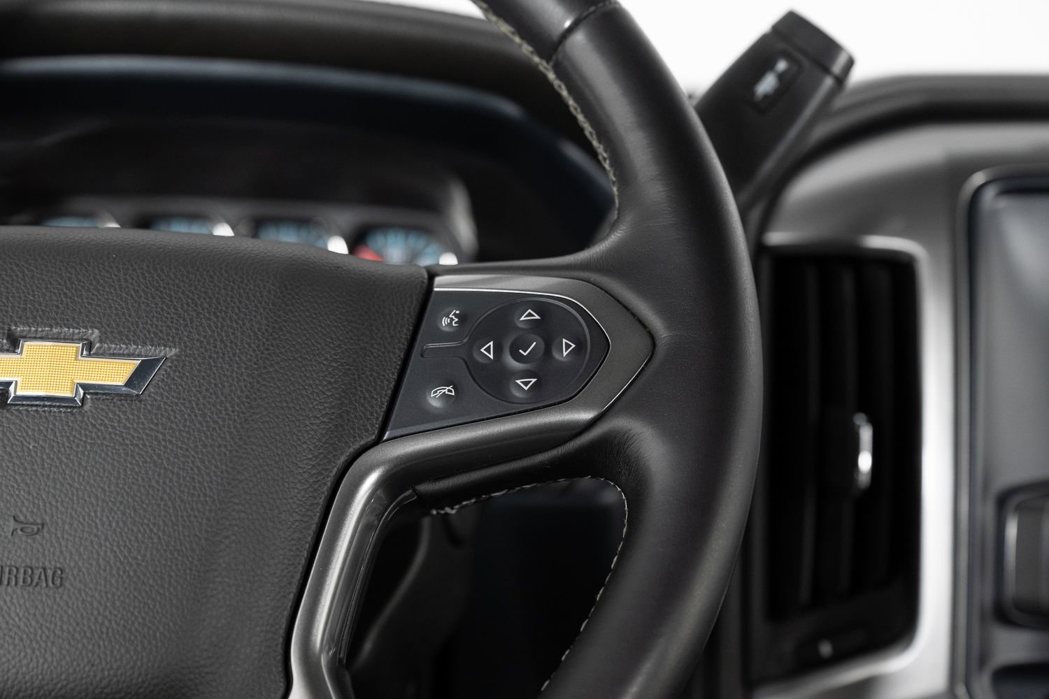 Used 2018 Chevrolet Silverado 1500 LTZ w/ Sport Package image 32