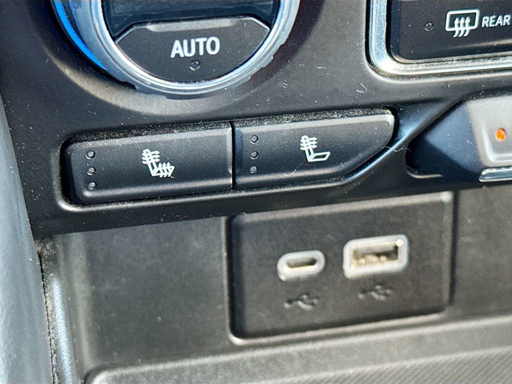 Used 2023 Chevrolet Suburban LT image 20