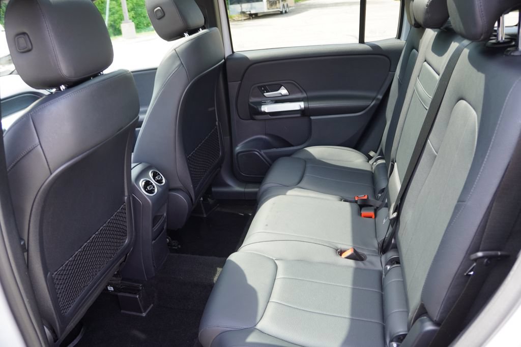 Used 2022 Mercedes-Benz GLB 250 4MATIC image 17