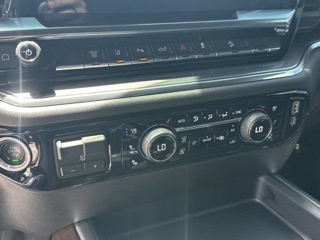 Used 2024 Chevrolet Silverado 2500 High Country w/ High Country Premium Package AWD/4WD image 31